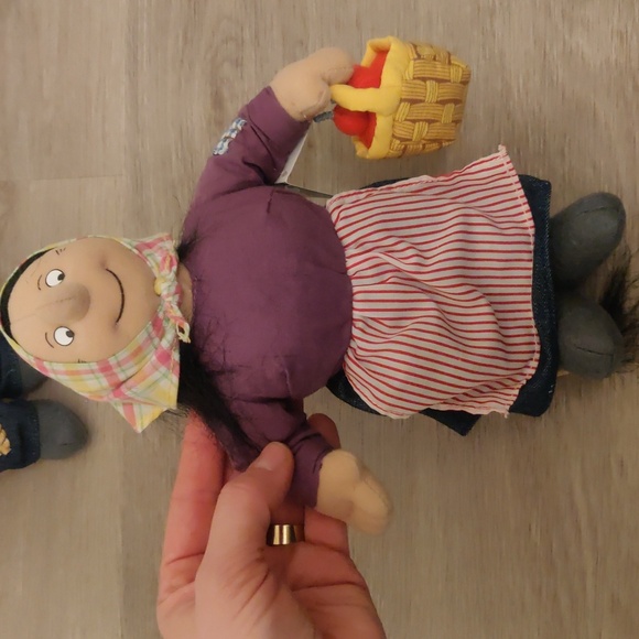 Family Doll Set with Basket - Multicolor - Picture 3 of 10